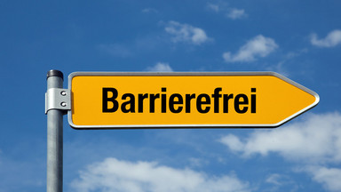 Verkehrschild mit Aufschrift: Barrierefrei