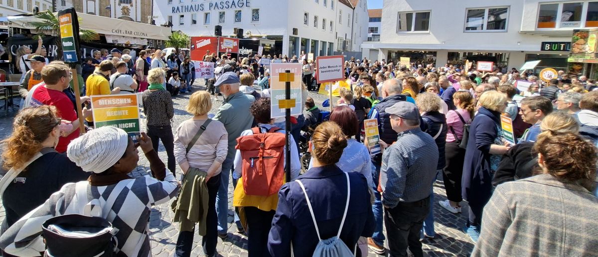 Bild von Demo-Versammlung in Paderborn