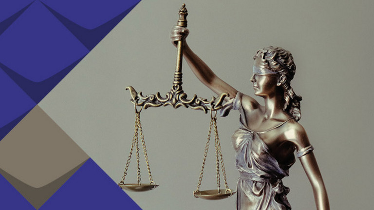 links: KSL-Kacheln. Rechts ein Bild einer juristischen Waage.