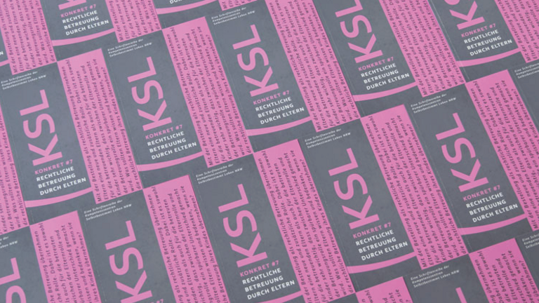 Foto mehrerer Ausgaben der Broschüre KSL-Konkret #7.