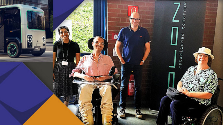 Abbildung des HOLON Movers und der Besuchergruppe