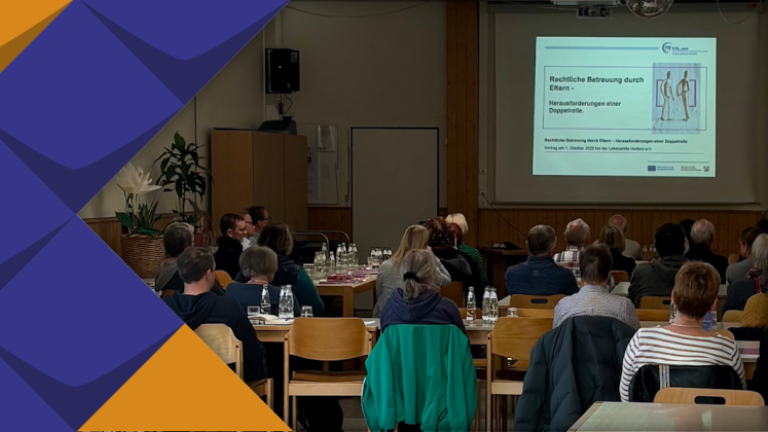 Gruppenfoto mit den Teilnehmer*innen der Veranstaltung